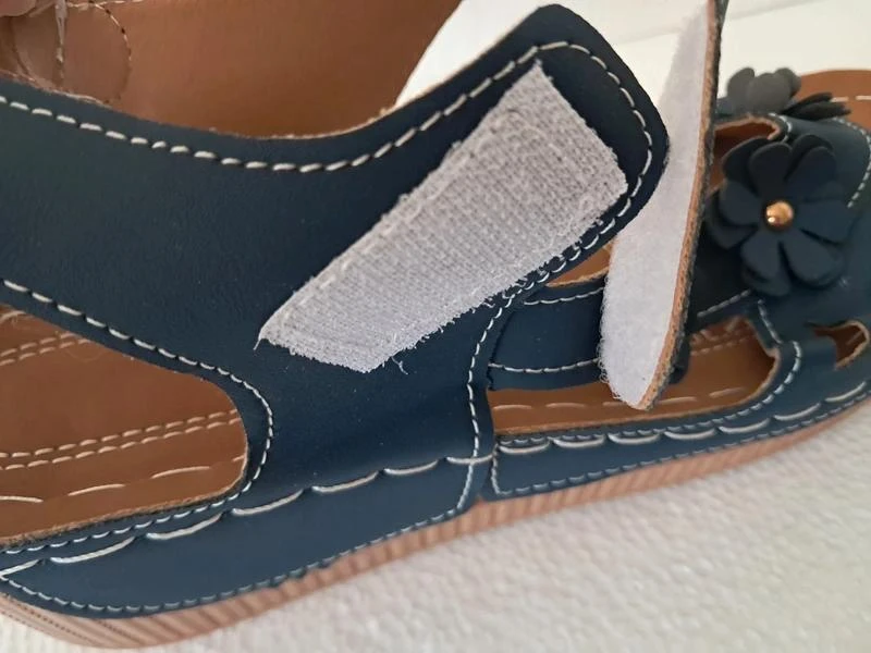 Navy blue sandals with flowers, Velcro closure - Size 40 – photo 6